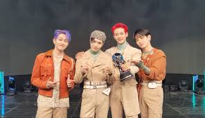Shinee (샤이니) is a korean pop boy group created by sm entertainment. Shinee Key Remember Jonghyun On Their Speech As The Group Snags 2nd Win For Don T Call Me Kpophit Kpop Hit