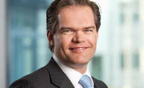 Isto depois de ser fortemente criticado pelo excesso de em comunicado emitido esta noite, o deutsche bank diz que georg thoma, cujo mandato vigorava até 2018, se demitiu, com efeitos imediatos, da. Deutsche Bank Nominiert Stefan Simon Fur Aufsichtsrat