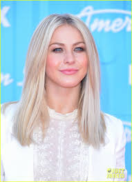 Julianne Hough American Idol Finale Hough Ai 10 Photo Julianne Hough Hair Long Hair Styles Medium Hair Styles