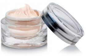 Comment Faire Des Cremes Naturelles De Jour Et De Nuit Fait Maison Tout Pratique En 2020 Creme Visage Maison Creme Pour Le Visage Creme Pour La Peau