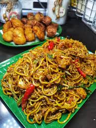 100 gr mie telor kering, rebus, tiriskan beri minyak plus kecap. Buat Sendiri Mi Goreng Style Kedai Mamak Cara Sangat Mudah Tapi Sedap Kemain Daily Makan