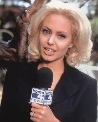 Esso è caratterizzato da una certa simmetria nella parte retrostante. Tv Angie Jolie Voight Angelina Jolie Angelina Girl Interrupted