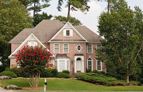 They come in a profusion of sizes—from dwarf to towering trees—and in colors ranging from snow white to deep purples and reds. Landscaping With Crape Myrtles Beautiful Guzmansgreenhouse Com