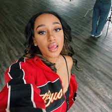 sydney♡₊˚ (@sydneybourne_)