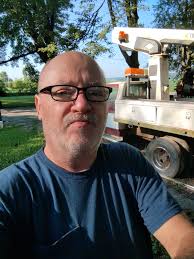 Hello, I'm Floyd and something to know about me is I single