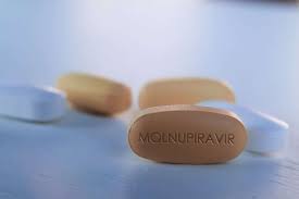 Bệnh nhân ngày nay có nhiều lựa chọn điều trị hơn trong cuộc chiến chống lại bệnh do coronavirus. Má»¹ Ä'áº·t CÆ°á»£c Vao Thuá»'c Uá»'ng Chá»¯a Covid 19