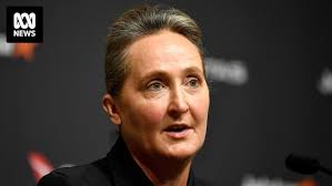 Qantas burns through remaining goodwill as new CEO Vanessa Hudson sticks to  Alan Joyce's old script : r/australia