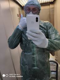 Ks. Marek zamieszkał z mieszkańcami DPS-u i siostrami: "Nie raz poryczałem  się w te gogle... Tam się dzieje Ewangelia"