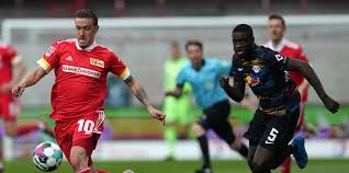Die party zum einzug in die conference league mit union berlin ist für max kruse von einer rassistischen beleidigung gegen. G Evi Sxyri65m