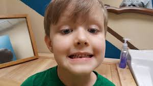 Ice hockey or street hockey? In Texas, it's BOTH! 🏒❄️ Viewer Tyler Belknap  says: "Ice closed the rink, but still got in some Texas Jr Stars hockey  practice!" 📹: Tyler Belknap