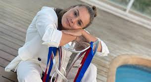 May 31, 2021 · lieke martens koos voor barcelona in haar ambitie om prijzen te winnen en blijkt de juiste keuze te hebben gemaakt. Lieke Martens Zorgt Voor Grote Winst Fc Barcalona 100 Nl Magazine