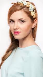 Pin de OLGA CORA en Accessories of flowers Аксессуары из живых цветов и  цветов из ткани