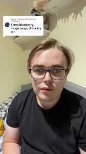 Trying Blackcurrant Mogu Mogu Drink