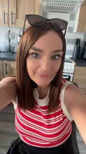 Hiya everyone, I'm Norah and was diagnosed with rrms in march 2022, most  days I feel good and I'm still able to work as a hairdresser 4 days a week  so long