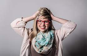 Weitere ideen zu kurzhaarfrisuren, haarschnitt kurz, kurzhaarschnitte. Frisur Zur Brille Einfache Styling Tipps Brillenstyling