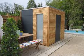 Cortenstahl bildet durch seine besondere legierung auf der oberfläche nach kurzer zeit im garten eine sehr ansehnliche rostschicht. Corten Stahl Und Metalldesign Fur Garten Das Heim Traumgarten Ag