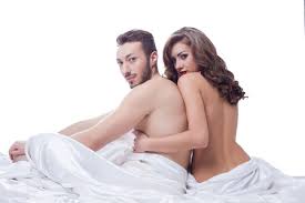 Zwei Sex-partner Posiert Nackt Im Bett, Isoliert Auf Weiß Lizenzfreie  Fotos, Bilder Und Stock Fotografie. Image 33486921.