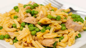 In primavera possiamo comprarli freschi appena raccolti dai campi. Pasta Con Tonno E Piselli Speziato E Saporito Primo Piatto Con Cannella