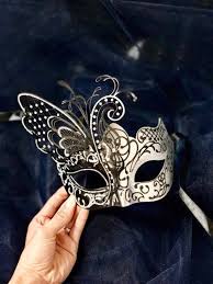 Перевод слова masquerade, американское и британское произношение, транскрипция, словосочетания, однокоренные слова, примеры использования. Masquerade Masks For Women Masquerade Mask Silver Masquerade Etsy