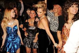 80s Dynasty Theme Party Google Search New Year S Eve Looks New Years Eve Outfits Eve Outfit