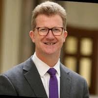 Stephen Lillie's Instagram, Twitter & Facebook