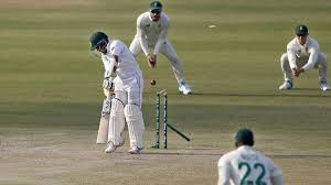 The south africa cricket team toured pakistan in january 2021 to play two test matches and three twenty20 international (t20i) matches against the pakistan cricket team. Pak Vs Sa 1st Test South Africa Comeback Reduce Pakistan To 33 4 In Reply To 220 Cricket News India Tv