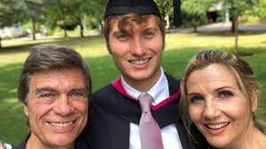 Maybe you would like to learn more about one of these? Giovanni Testi Figlio Lorella Cuccarini La Dedica Social Per La Laurea