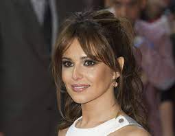 Cheryl cole was previously married to english footballer named ashley cole in the year 2006. Cheryl Cole Net Worth Spear S Magazine