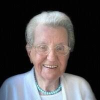 Carolyn Rekerdres's Instagram, Twitter & Facebook