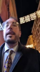 Civitanova: abbiamo fermato gli studenti e ne sono uscite risposte assurde  😅 Quale momento ti ha fatto ridere di più? Scrivilo nei commenti. Hai  un'idea per la prossima intervista? La portiamo sul