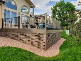 Horizontal deck railing is generally required for decks over 36 inches in height above ground level and for each set of stairs. 27 Deck Skirting Ideas And Options