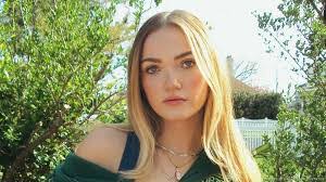 Alyssa Mckay's Instagram, Twitter & Facebook