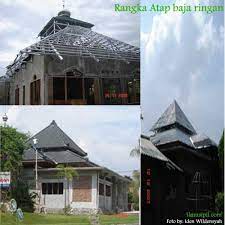 Mimbar masjid ukiran arab menjadi salah satu produk dari singa jati furniture terbaru, mimbar masjid dengan model atap kubah masjid masih jadi pilihan utama para dkm masjid di beberapa kota, mimbar yang memiliki ukuran panjang 150 cm masuk dalam produk furniture terlaris dalam beberapa tahun terakhir ini selain produk kami lainya, bersamaan hal tersebut kita meluncurkan model mimbar ukir. Rangka Atap Masjid Dengan Struktur Baja Ringan
