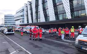 Sediul central lidl românia situat lângă cel mai verde magazin din portofoliul lidl este format din două clădiri separate interconectate. Explozie In Germania La Sediul Central Al Lidl Din Neckarsulm Explozia Ar Fi Fost ProvocatÄƒ De O BombÄƒ AflatÄƒ Intr Un Pachet