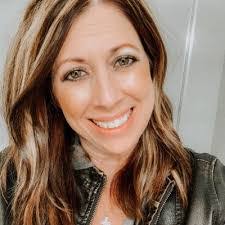 Kay Rohr's Instagram, Twitter & Facebook