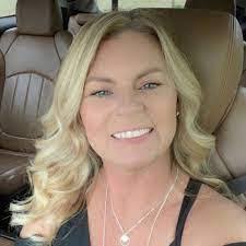 Ashley Auxier's Instagram, Twitter & Facebook