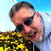 Glenn Sargent's Instagram, Twitter & Facebook