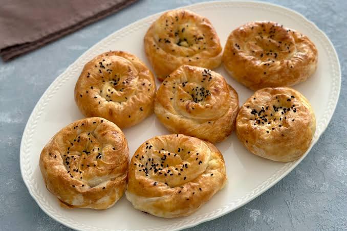 Rose-Shaped Curd Cheese Börek