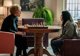 All together now is a rushed, barely plotted race toward a feelgood emotional climax that's unearned and rooted in total fantasy and while again, it might look better than the majority of netflix teen movies, it's ultimately just as hackneyed. All Together Now Netflix Gibt Starttermin Bekannt Screenflash