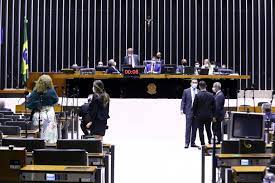 A possibilidade de votação da pec nesta semana já havia sido levantada mais cedo pelo presidente da câmara, arthur lira líder do governo: Wv75 4mdr3bs7m