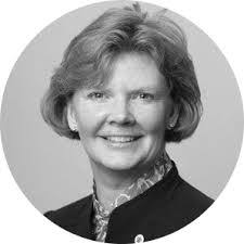 Pamela Dow's Instagram, Twitter & Facebook