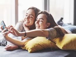 Kata kata persahabatan adalah merupakan sebuah rangkain kata yang ditulis untuk bertujuan untuk memberikan suatu plajaran yang bermanfaat untuk para sahabat yang baik itu, selalu ngajak kekantin pada jam istirahat sekaligus bayarin. 40 Kata Kata Mutiara Singkat Tentang Sahabat Bikin Hubungan Makin Erat Dan Kompak Ragam Bola Com
