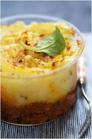 French Hachis Parmentier Translated Beef Stew W Wine Topped With Whipped Potatoes And Butter Food Recipes French Beef Stew