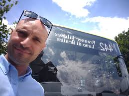 Ha perso la vita una donna di 38 anni, madre di due figli.