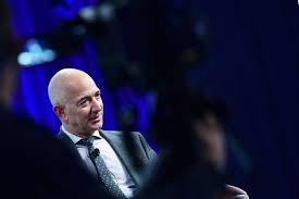 On tuesday said founder jeff bezos would step down as ceo and become executive chairman, as the company reported its third consecutive record profit and quarterly sales above $100 billion for the first time. Sh7v72 5tvv9vm