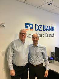 Dz bank in der kategorie banken. Dz Bank Ag A Twitter Nun Darf Ich Euch Meinen Nachfolger Vorstellen Carl Amendola Carl Ist Seit 18 Jahren Bei Der Dzbank Hier In Newyork Hier War Er Leiter Der Treasury