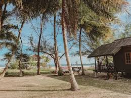 Rumah pantai homestay ⭐ , malaysia, cukai, jalan geliga pantai 3 no 4837: Chalet Kayu Ala Kampung Depan Pantai Cherating Untuk Percutian Tenang Bersama Keluarga Port Cuti