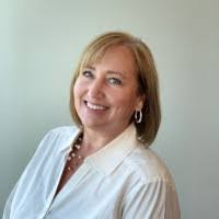 Angie Clift's Instagram, Twitter & Facebook