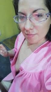 Damaris Arroyo's Instagram, Twitter & Facebook