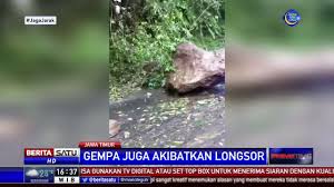Gempa blitar hari ini memicu guncangan kuat di sejumlah daerah di jawa timur, bali, jawa tengah, hingga yogyakarta. Gempa Bumi Di Jawa Timur Juga Mengakibatkan Longsor Youtube